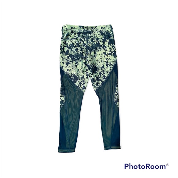 5 for $25 Under Armour Women’s Leggings Size M - Picture 2 of 4